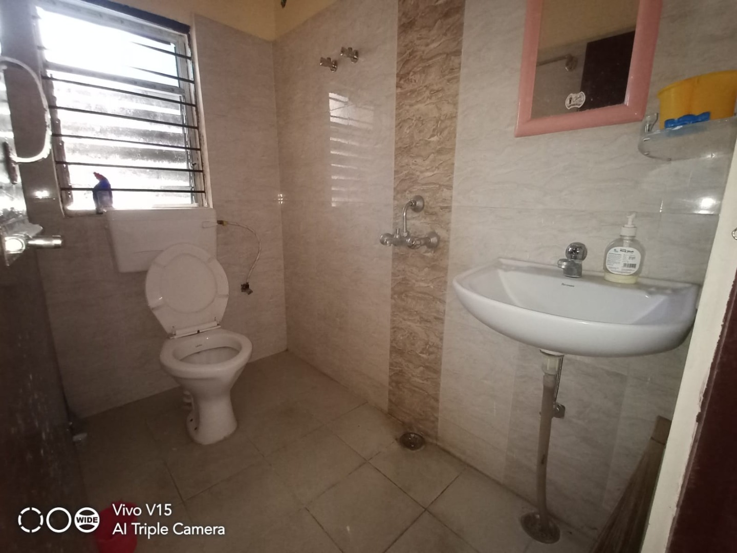 Semi Furnished 3bhk in Jonaknagar, Kahilipara, Guwahati, Assam, India for Rent